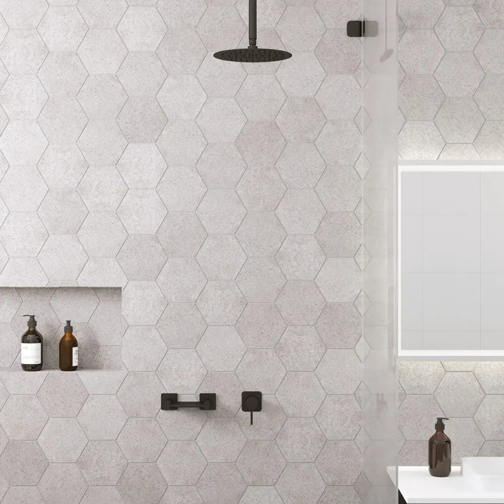 Sansa Wall Mixer, Square Plate, Matte Black fienza