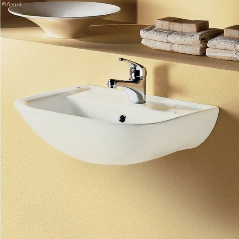 RAK Lara Ivory Wall Basin fienza